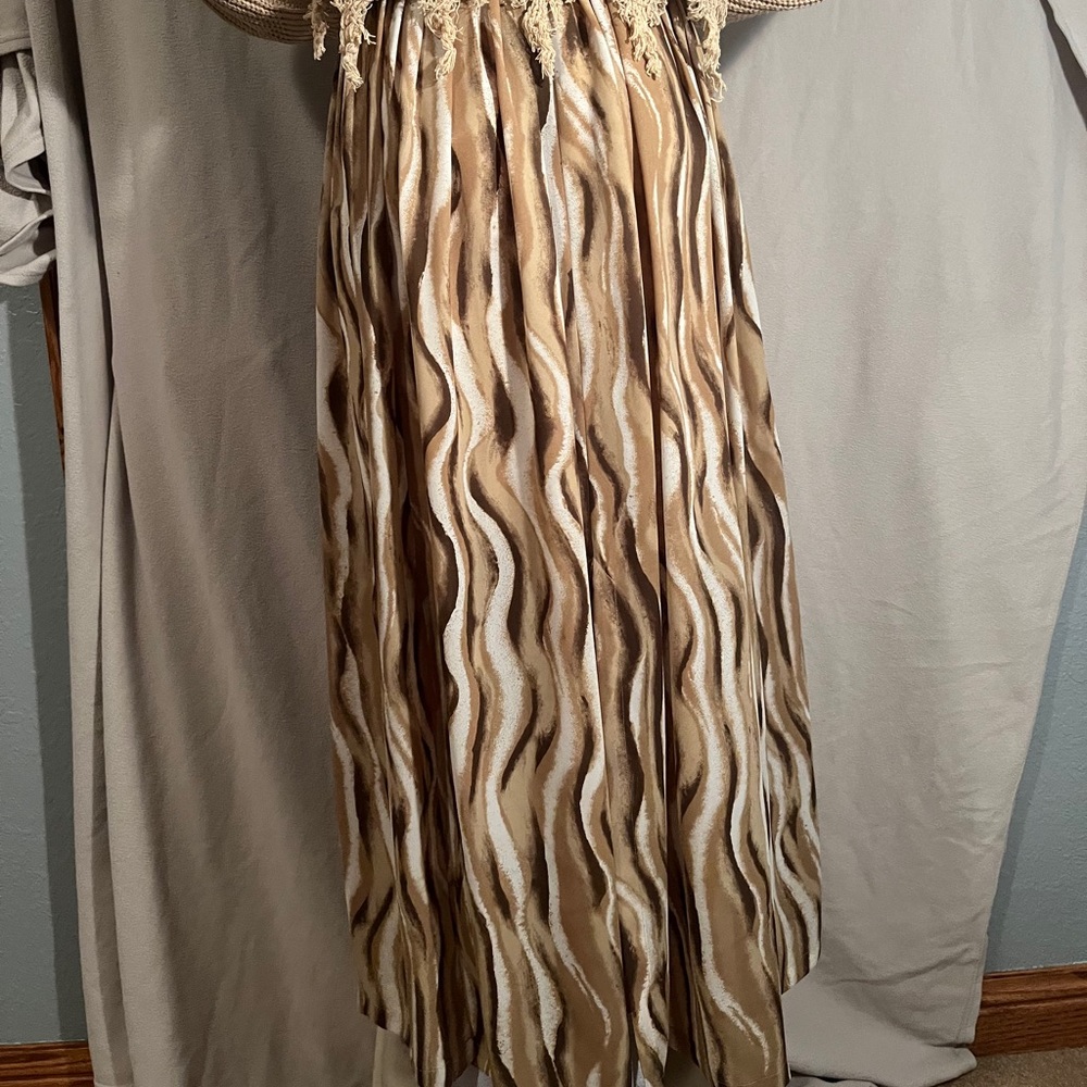Apart Patterned Skirt